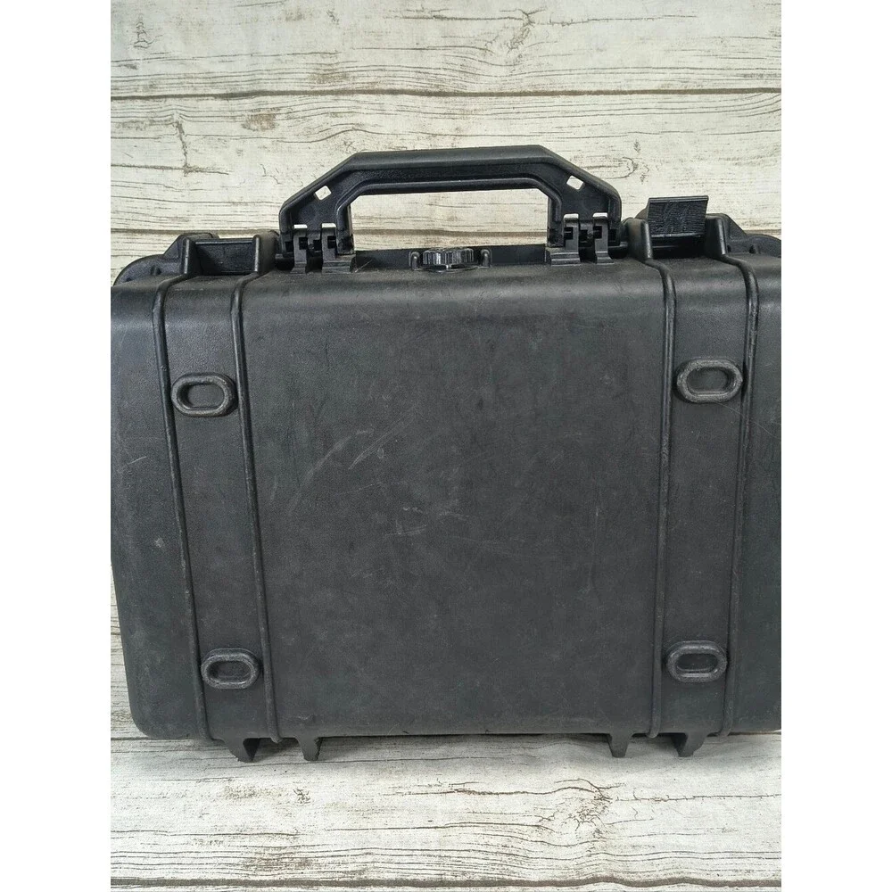 Pelican 1500, Black, Genuine, Medium Protector Case 18.5 X 14.06 X 7.75